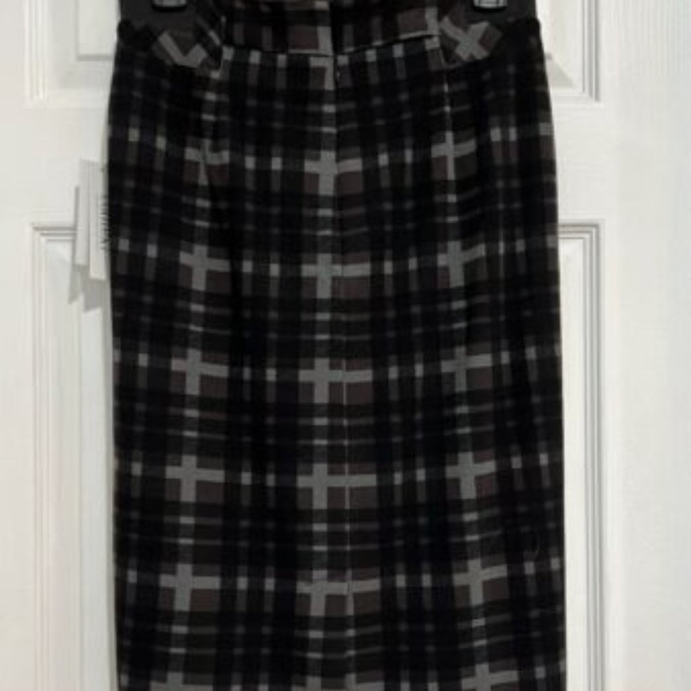 Women's Context Knee Length Skirt Size Small New With Tags